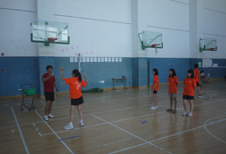 如何給孩子選擇羽毛球夏令營
