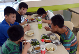 羽毛球夏令營適合多大的孩子參加