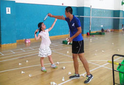 打羽毛球前的熱身運(yùn)動有哪些？