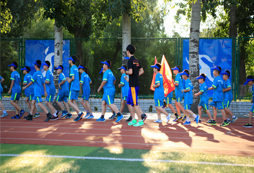 青少年參加羽毛球夏令營哪個項目更有價值