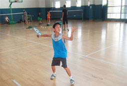 學(xué)習(xí)羽毛球?qū)πW(xué)生有什么好處？