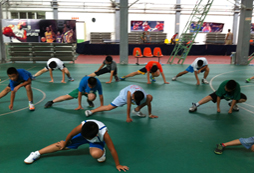 青少年參加羽毛球夏令營能學(xué)習(xí)哪些技巧