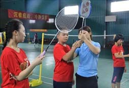 如何孩子選擇出最適合的羽毛球夏令營？