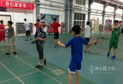 和青少年羽毛球訓(xùn)練營(yíng)一起為快樂(lè)加油！
