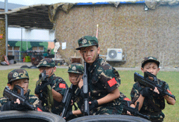 廣西亮劍軍旅夏令營(yíng)幫助孩子塑造軍人品質(zhì)