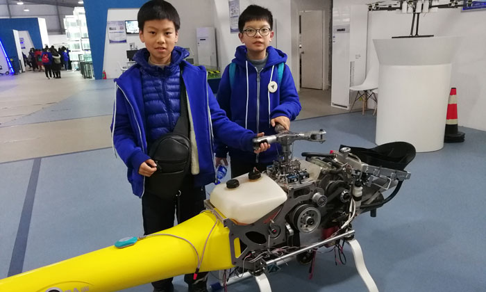 直升機內(nèi)部結構