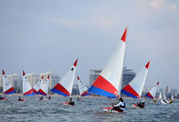 張家口夏令營(yíng)帶你去感受帆船的風(fēng)采