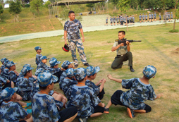 在一周的軍事化訓(xùn)練夏令營中能收獲哪些？