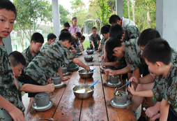浙江軍事夏令營幫助孩子學(xué)會獨(dú)立！
