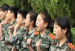 浙江軍事夏令營讓學(xué)與玩成正比