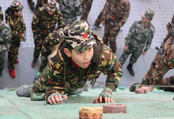 浙江軍事夏令營幫你實(shí)現(xiàn)你的小夢(mèng)想