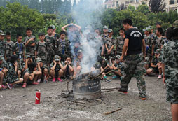 浙江軍事夏令營培養(yǎng)孩子消防安全意識