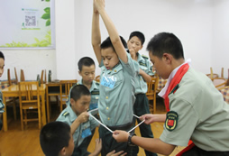 參加鄭州夏令營磨煉孩子堅韌的意志力