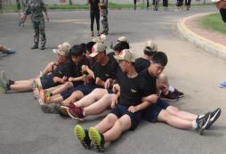 鄭州有30天的軍事夏令營(yíng)嗎？