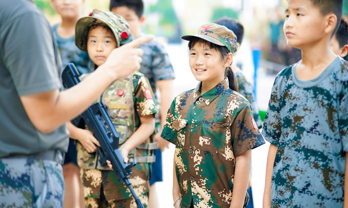 鄭州軍事夏令營(yíng)