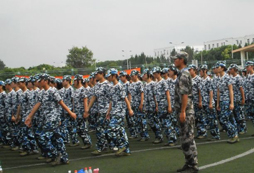 參加鄭州軍事訓(xùn)練營挖掘孩子非凡潛能