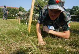 這個(gè)假期鄭州特種兵夏令營帶你最體驗(yàn)真實(shí)的軍營生活