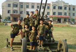 參加鄭州軍訓(xùn)夏令營養(yǎng)成卓越好少年