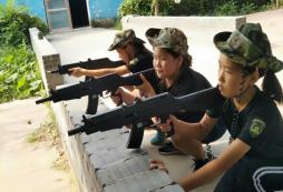 鄭州軍事夏令營培養(yǎng)女生成為當(dāng)代花木蘭！