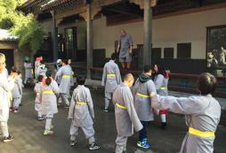 這個假期，跟隨鄭州武術(shù)夏令營強身健體
