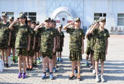 今年暑假給孩子一次體驗(yàn)軍訓(xùn)的活動(dòng)