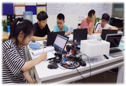 鄭州科創(chuàng)夏令營(yíng)帶你感受“STEAM創(chuàng)客”活動(dòng)