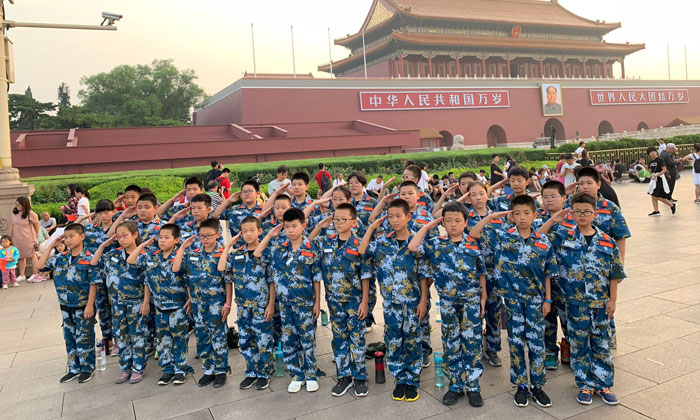 中學(xué)生軍事夏令營(yíng)活動(dòng)