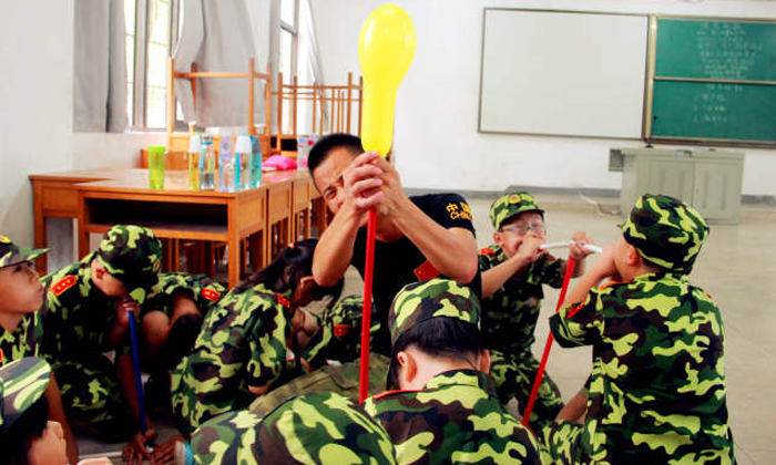中學(xué)生軍事夏令營(yíng)多少錢(qián)