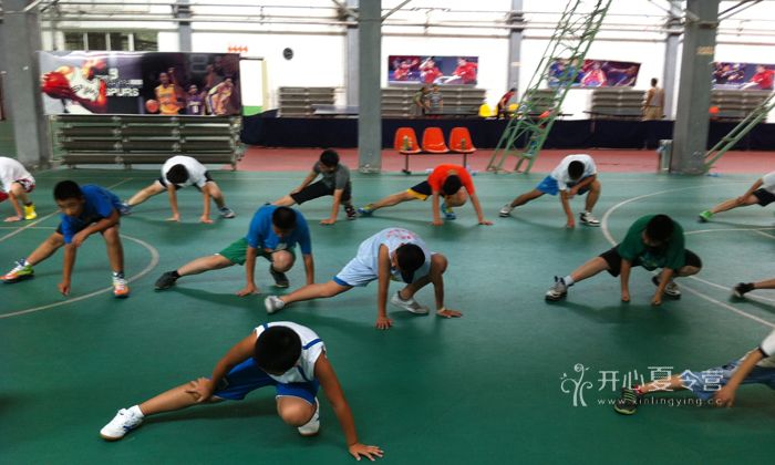 初高中生籃球夏令營(yíng)