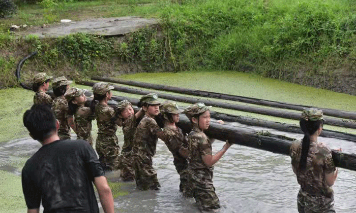 舟山軍事夏令營的安全保障.gif