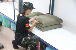 學疊軍被