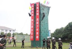 戰(zhàn)狼集結號軍事營讓孩子有了哪些成長？