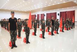 戰(zhàn)狼集結號圓孩子一個軍人夢