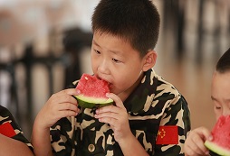 參加崢嶸年華夏令營(yíng)感受五一獨(dú)特樂(lè)趣