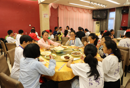 伙食真不錯(cuò)