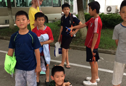 沒有經(jīng)驗(yàn)的學(xué)生可以參加青少年足球夏令營嗎