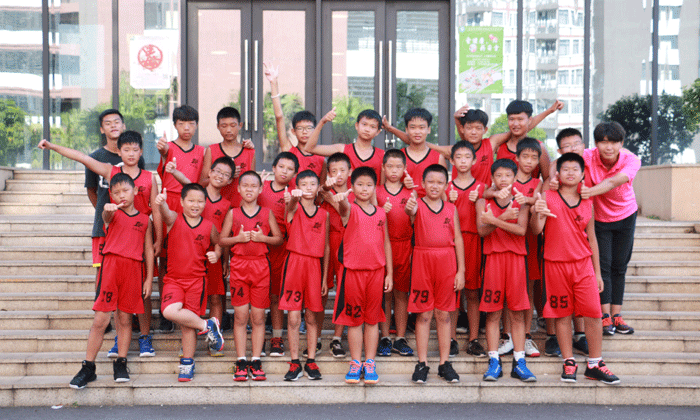 國內青少年足球夏令營在哪里