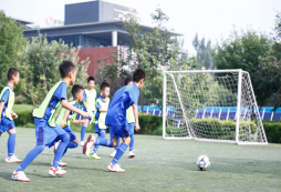 適合初中生參加的足球夏令營有哪些？