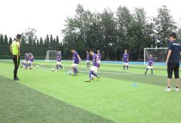  想要徹底提升孩子足球技術不妨選擇足球夏令營