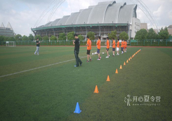 如何為愛好運(yùn)動的孩子們選擇足球夏令營？