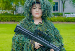 穿吉利服的學員