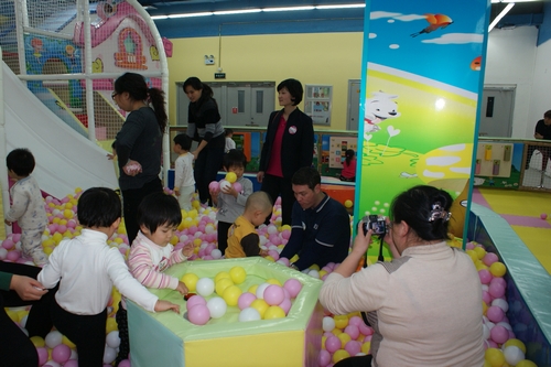 g昷