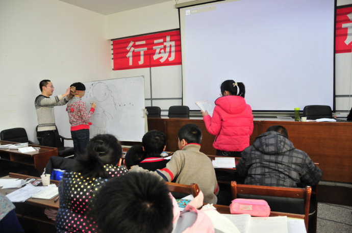 126ճБ(yng)ԇ~RZ(y)(qing)I(yng)