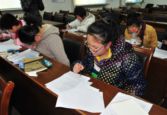 124ճӢZ(y)(yng)ԇ~RZ(y)(qing)I(yng)