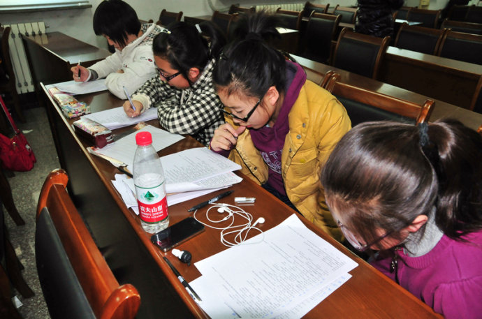 124ճӢZ(y)(yng)ԇ~RZ(y)(qing)I(yng)