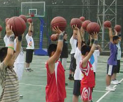 “酷學(xué)酷玩”英語籃球夏令營
