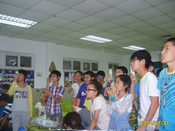 【酷學(xué)酷玩路聽(tīng)力口語(yǔ)集訓(xùn)營(yíng)】2012暑假第四期 <wbr>0731 <wbr>day8 <wbr>各班實(shí)況轉(zhuǎn)播 【酷學(xué)酷玩路聽(tīng)力口語(yǔ)集訓(xùn)營(yíng)】2012暑假第四期 <wbr>0731 <wbr>day8 <wbr>各班實(shí)況轉(zhuǎn)播