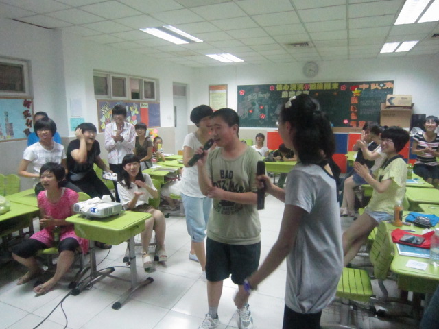 【酷學(xué)酷玩路聽(tīng)力口語(yǔ)集訓(xùn)營(yíng)】2012暑假第四期 <wbr>0731 <wbr>day8 <wbr>各班實(shí)況轉(zhuǎn)播 【酷學(xué)酷玩路聽(tīng)力口語(yǔ)集訓(xùn)營(yíng)】2012暑假第四期 <wbr>0731 <wbr>day8 <wbr>各班實(shí)況轉(zhuǎn)播