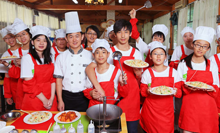 “酷學酷玩”美食烹飪夏令營